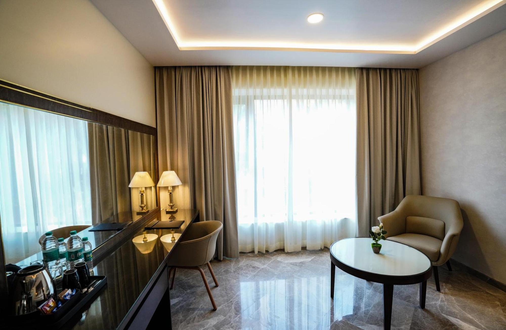 Uva Manish Hotel Kundapura Buitenkant foto