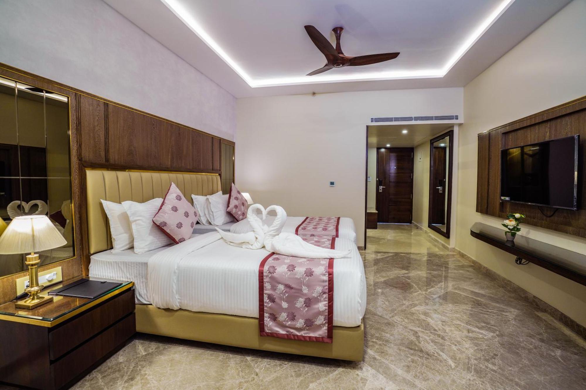 Uva Manish Hotel Kundapura Buitenkant foto