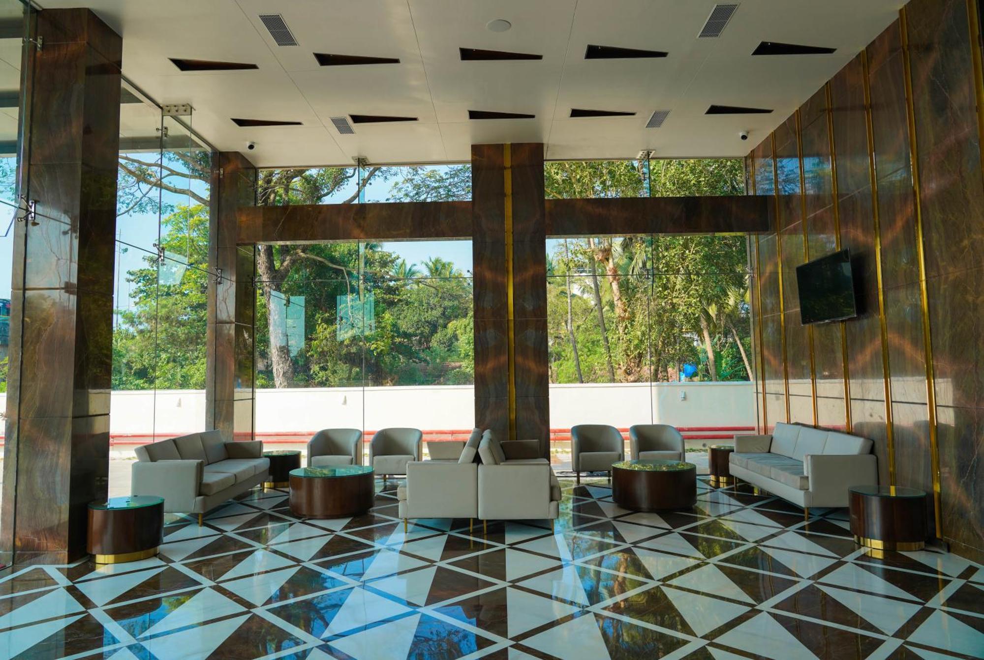 Uva Manish Hotel Kundapura Buitenkant foto