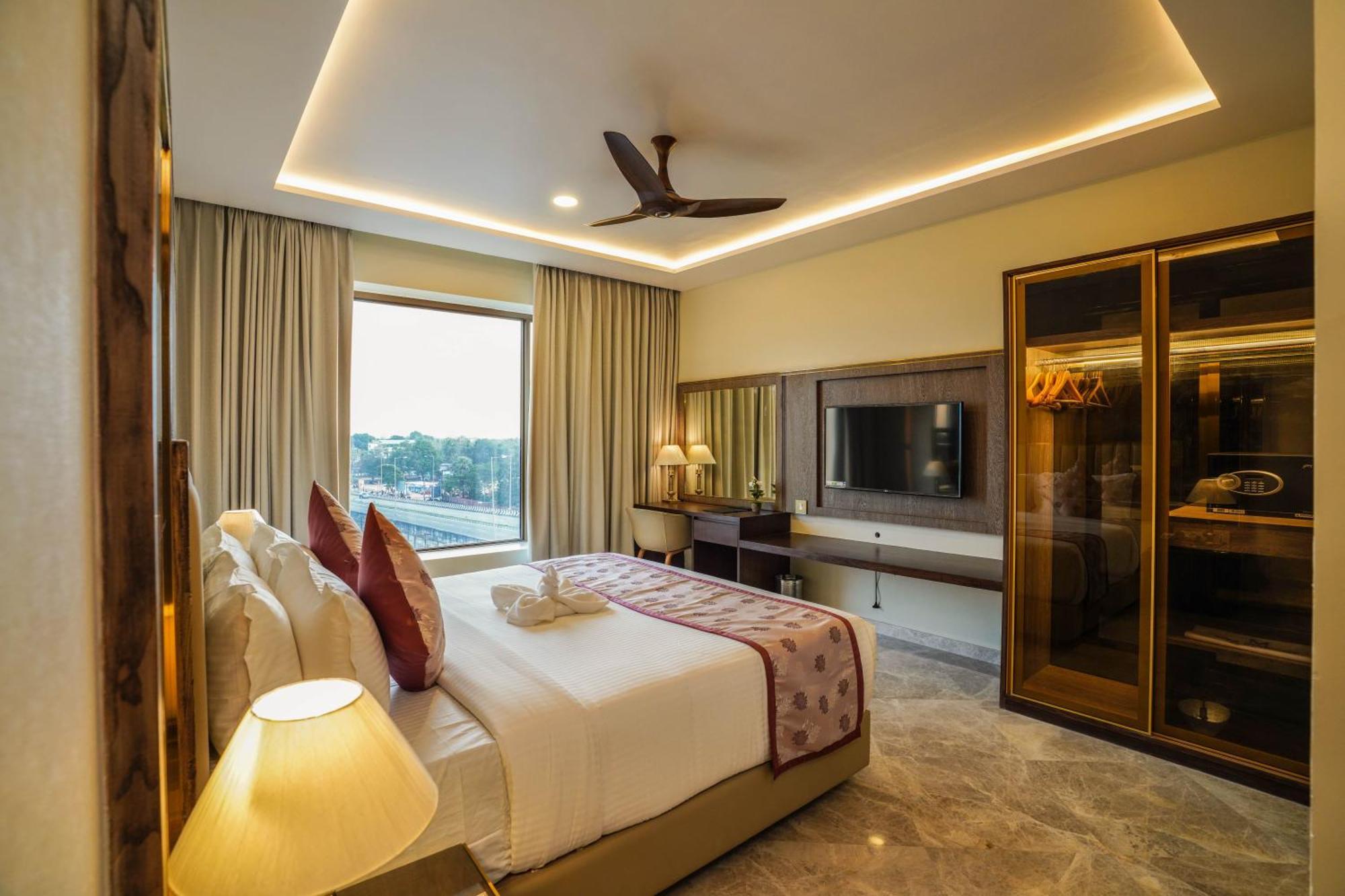 Uva Manish Hotel Kundapura Buitenkant foto