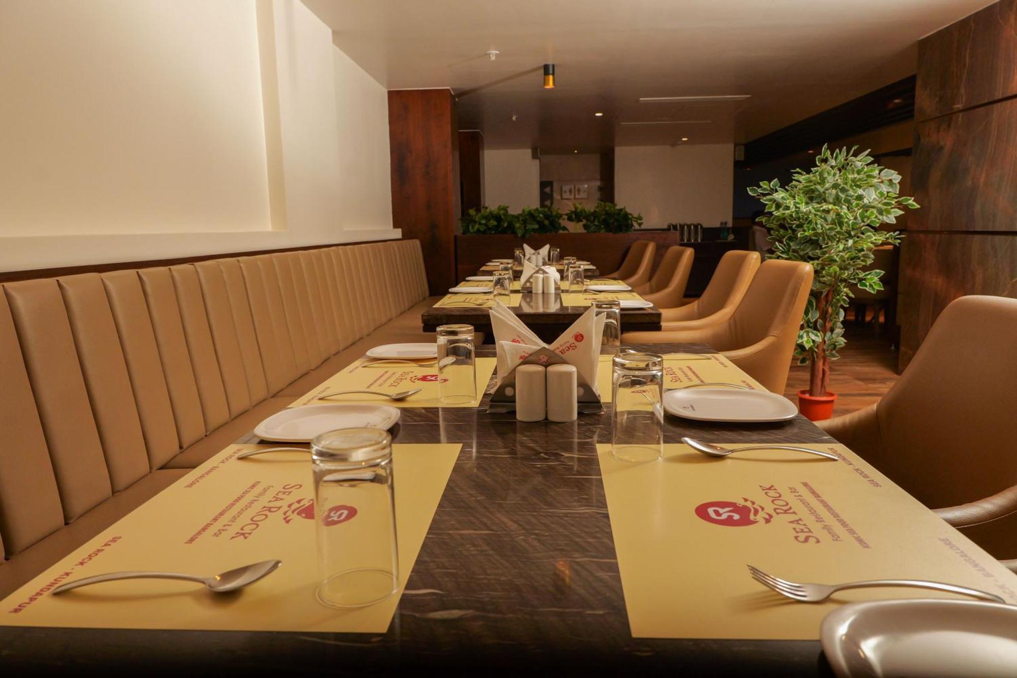 Uva Manish Hotel Kundapura Buitenkant foto